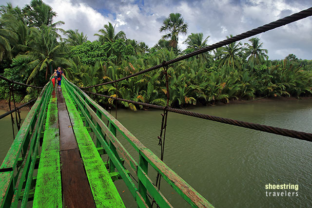hanging bridge on the path to Dahoyhoy Falls
