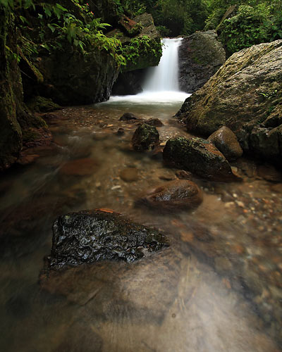 the first tier of T'daan Kini Falls